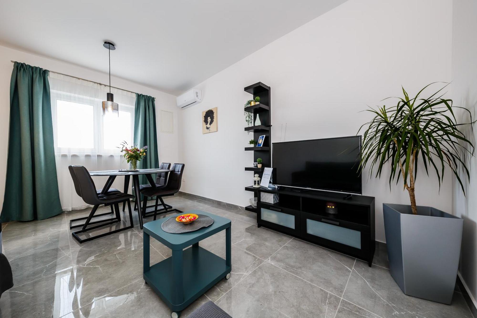 Apartmani Ujakovic Kaštela Exterior foto