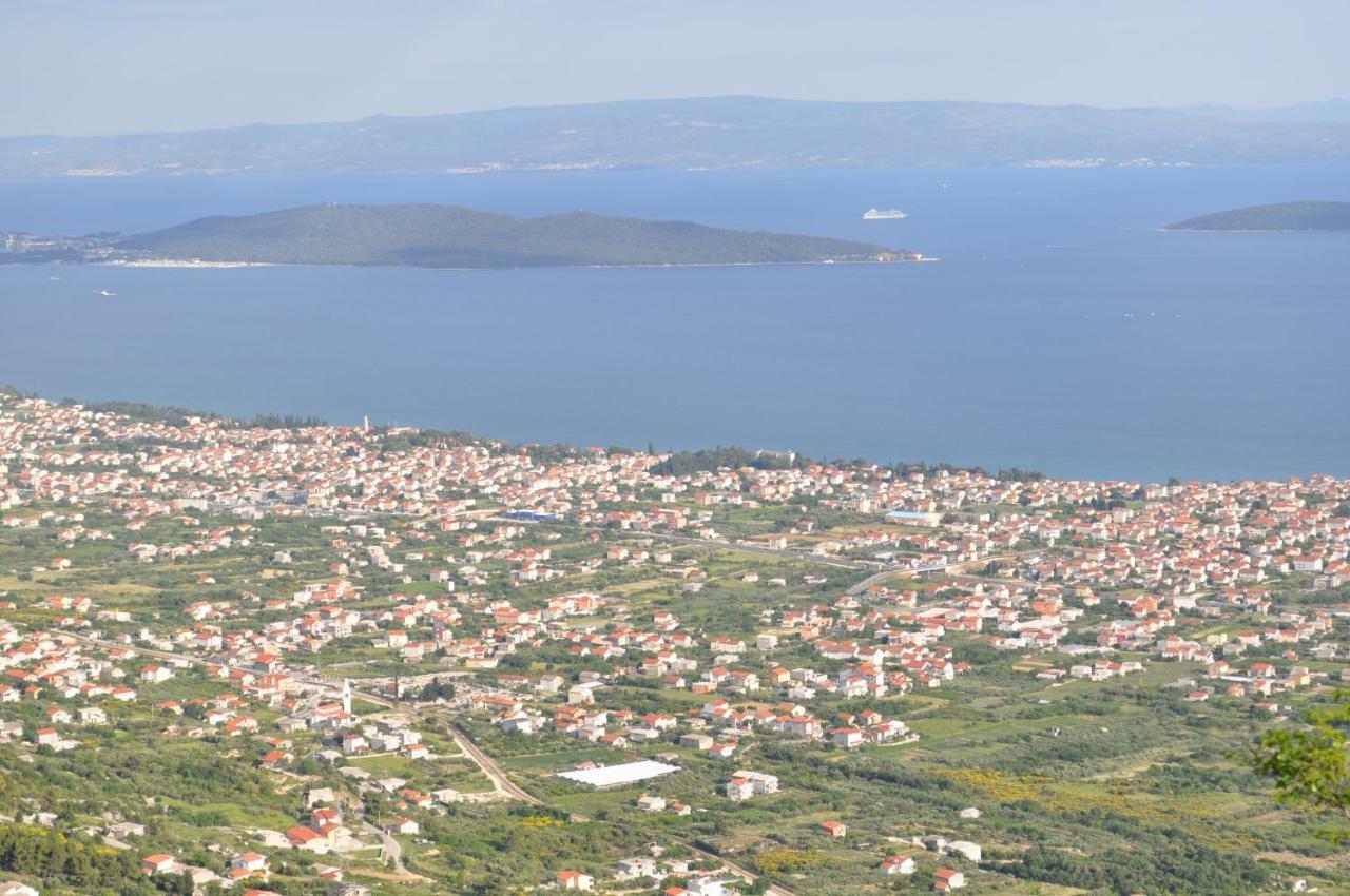 Apartmani Ujakovic Kaštela Exterior foto